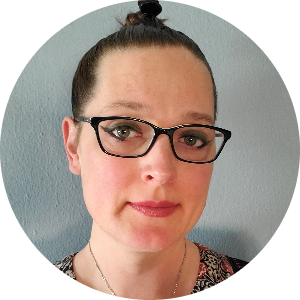 Julia Perry available notary in Thornton, CO - 80229