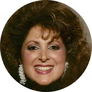 Suzanne  Beyer    available notary in DIX HILLS, NY - 11746