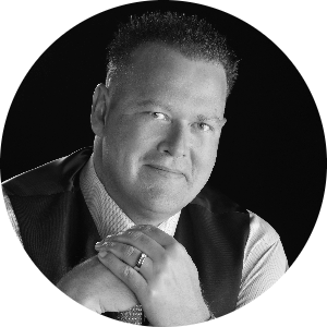 Dusten Perry available notary in Clovis, CA - 93611