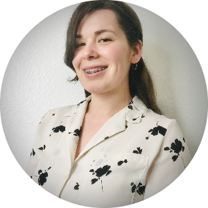 Mayra Salas available notary in Bakersfield , CA - 93311