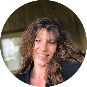 Brenda Hall available notary in Toledo, WA - 98591