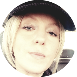 Courtney-McCarty-Notary-Public-In-Helotes-TX-ZigSig