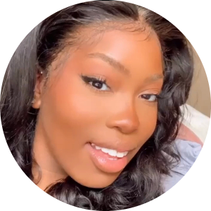 Domonique Pratt available notary in Tampa, FL - 33613