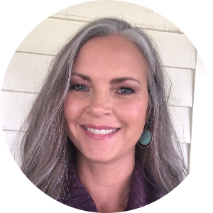 Amber Mathews available notary in Clovis, NM - 88101