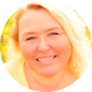 Holly Biggs available notary in Loveland , CO - 80538