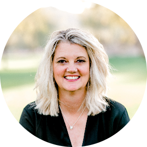 Julie-Hakalmazian-Notary-Public-In-Peoria-AZ-ZigSig