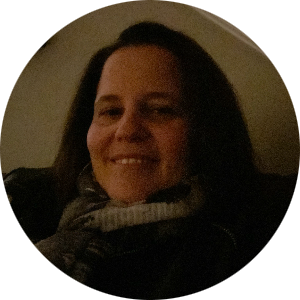 Robin Roush available notary in Claymont , DE - 19703
