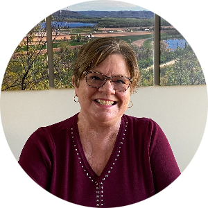 Phyllis  Schutz  available notary in Stewartville , MN - 55976