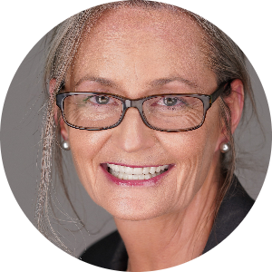 kristi Ellefsen available notary in Bakersfield, CA - 93313