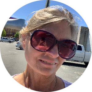 Stephanie  Hunter available notary in Amherst , VA - 24521