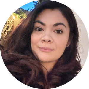 Sara Gonzalez available notary in Fresno, CA - 93727
