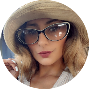 Holly Salinas available notary in San Antonio , TX - 78214