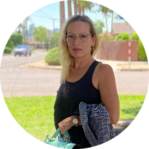 Tracy Giles available notary in Phoenix , AZ - 85042