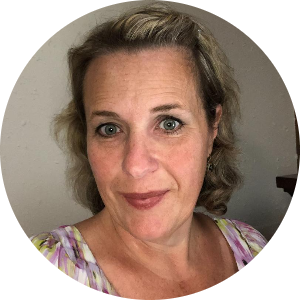 Holly McGee available notary in Trinity, TX - 75862