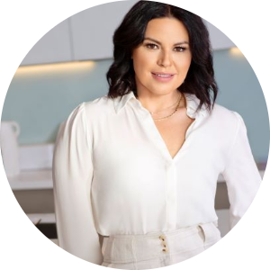 Erika  Ramirez available notary in Palmdale, CA - 93550
