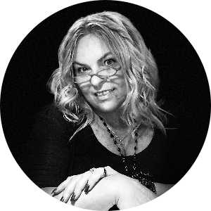 Carmen Davis available notary in Naples, FL - 34120