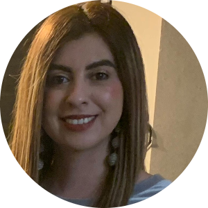 Ariana Quintana available notary in Tulare, CA - 93274