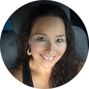Adrianna Holloway available notary in Tijeras, NM - 87059