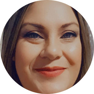 Mimi Corona available notary in Los Banos, CA - 93635