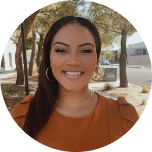 Yvonne Espinoza available notary in Lancaster, CA - 93534