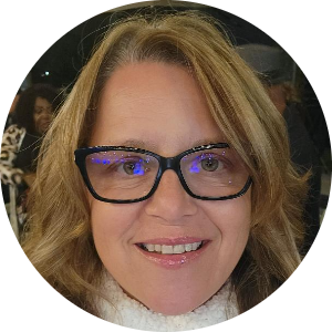 Marlanea Taylor available notary in Temecula, CA - 92592