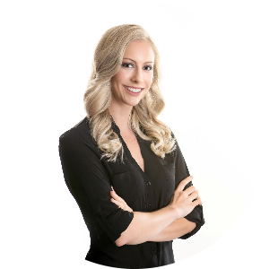 Breanne Maynard available notary in Bakersfield, CA - 93314