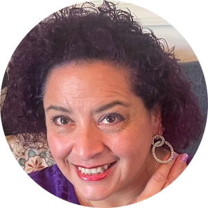Carolina Jimenez available notary in Buena Park, CA - 90620