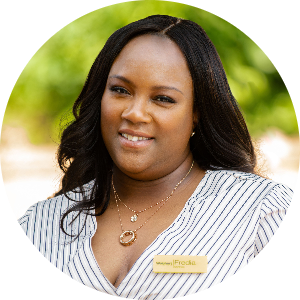 Fredia McKinnie available notary in Elizabeth, NJ - 07206