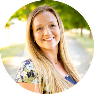 Jessica Holcomb available notary in Deer Park, WA - 99006