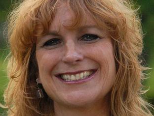 Claire  McDaniel    available notary in Austin, TX - 78744