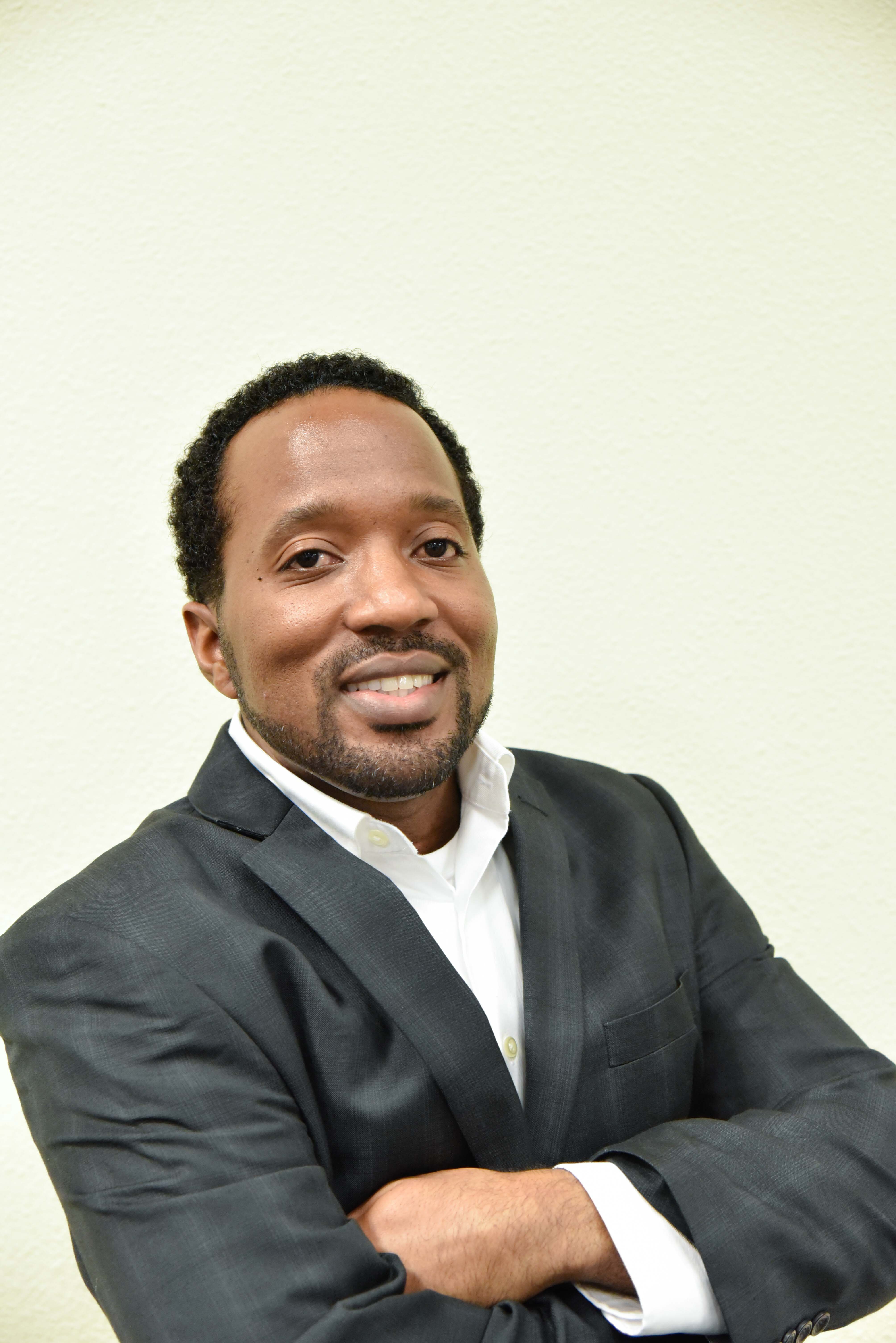 Brownlee Cromwell available notary in Los Banos, CA - 93635