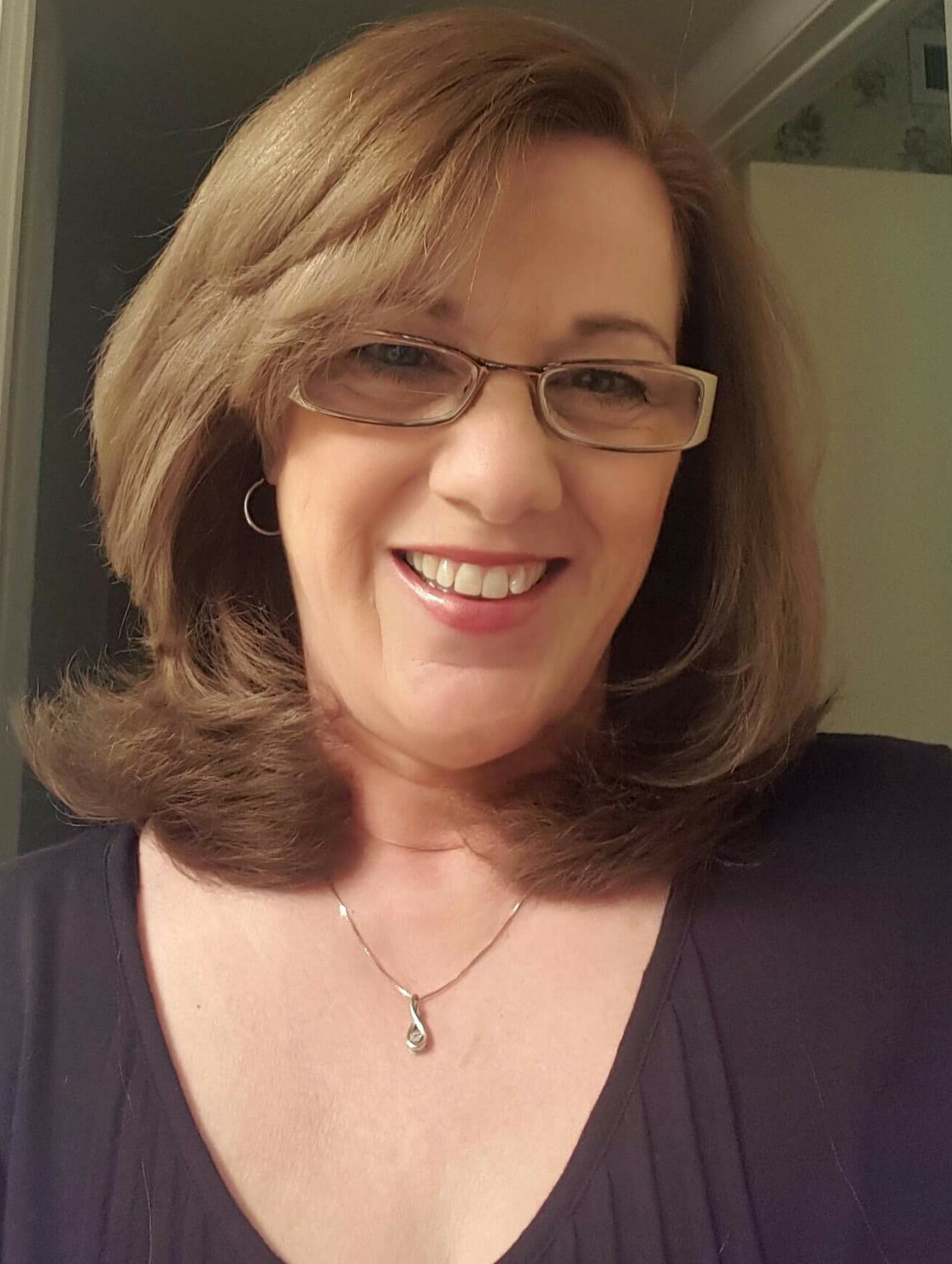 Stacey  McWells    available notary in Hanford, CA - 93230