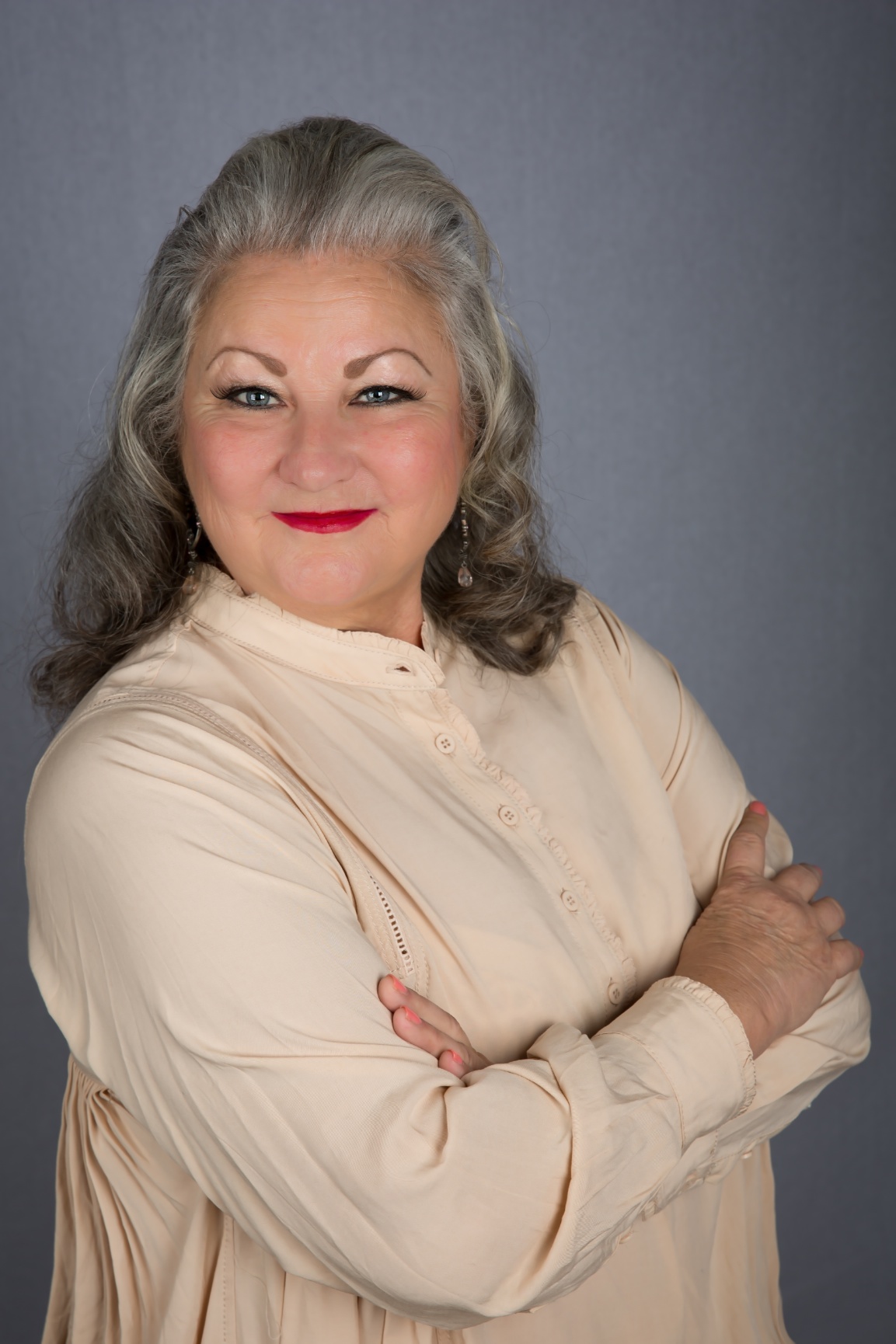 Valery Guptill available notary in Hemet, CA - 92543